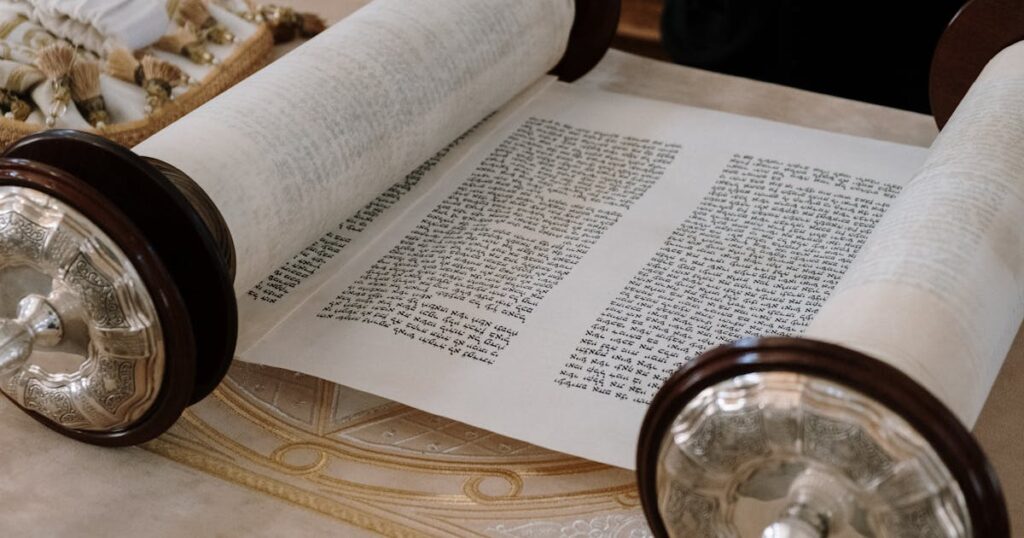 ספר תורה מקרוב